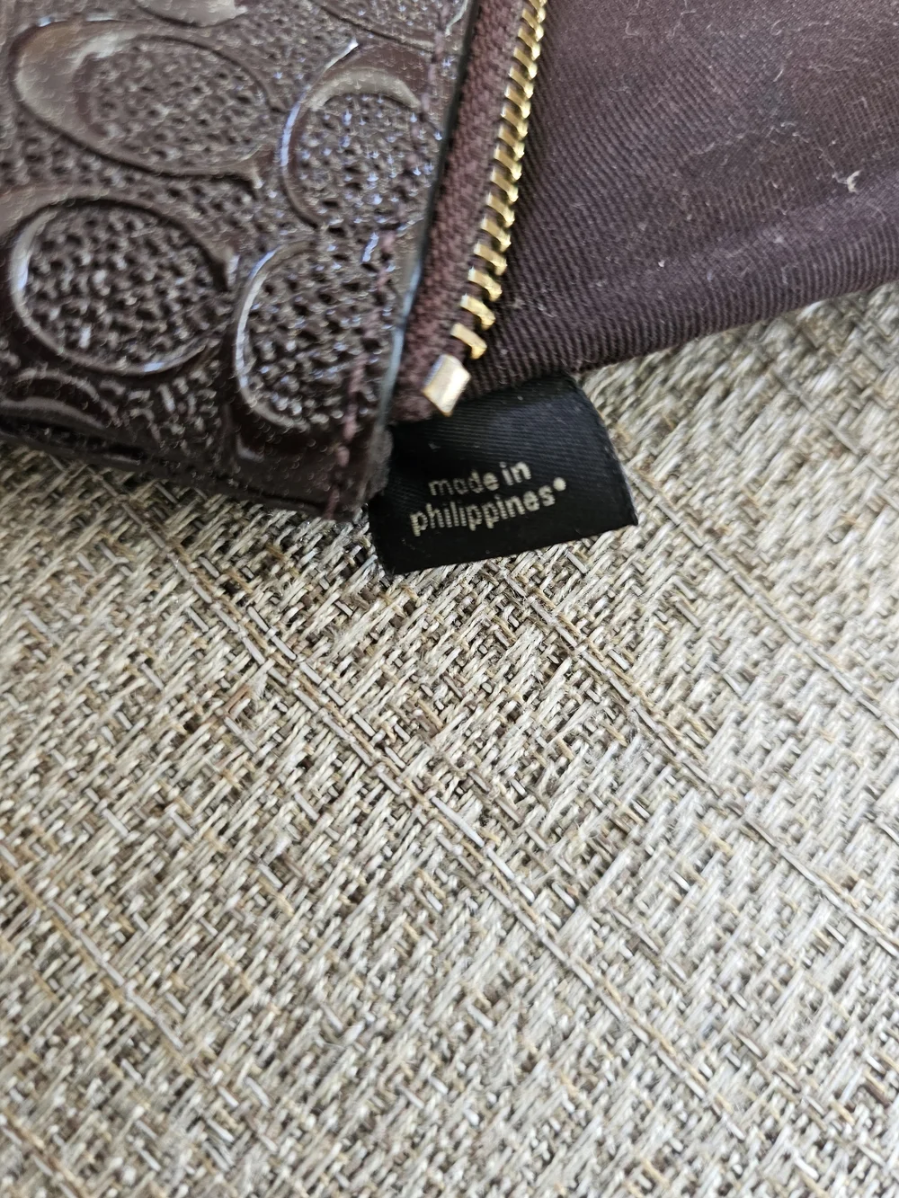 COACH Embossed Signature Wristlet in Dark Chocolate W Gold Tone Hardware Euc